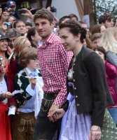 FUSSBALL 1. BUNDESLIGA:  Thomas Mueller mit Frau Lisa