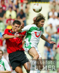 FUSSBALL 1. Bundesliga  Leverkusen - Hannover, Zweikampf