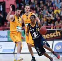 Basketball 1. Bundesliga 14/15 Hauptrunde:  Walter Tigers Tuebingen - Alba Berlin