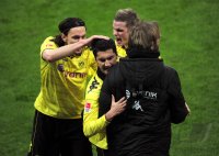 Fussball 1. Bundesliga : JUBEL Neven Subotic mit Nuri Sahin (v.li., Borussia Dortmund)