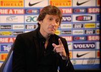 FUSSBALL  International CHL 10/11: Trainer LEONARDO (Inter Mailand)