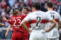 Fussball 1. Bundesliga Saison 15/16: FC Bayern Muenchen - VfB Stuttgart