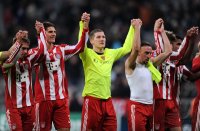 Fussball Champions League: (v. li.) Schlussjubel FC Bayern Muenchen, Philipp Lahm, Mario Gomez, Bastian Schweinsteiger ( im Trikot von Alexander Frei (FC Basel) , Franck Ribery