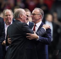 Fussball 1. Bundesliga Jahreshauptversammlung FC Bayern Muenchen