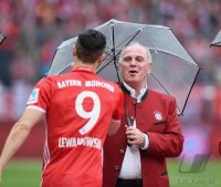 Fussball 1. Bundesliga Saison 15/16: Jubel FC Bayern Muenchen