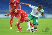Fussball International EM 2012-Qualifikation:  Xherdan SHAQIRI (li, Schweiz) gegen Stiliyan Petrov (re, Bulgarien)