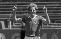 Fussball Argentinien-Deutschland: Rummenigge hebt beide Finger
