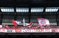 Fussball Champions League Finale: Bayern Fans Jubel mit Fahnen