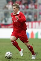 Fussball 1. Bundesliga: Bayern Muenchen - Eintracht Frankfurt, Einzelaktion am Ball.