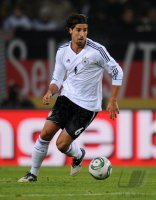 FUSSBALL INTERNATIONAL: Deutschland, KHEDIRA am Ball