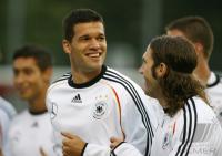 Fussball  Training der deutschen Nationalmannschaft vor dem EM Qualifikationsspiel gegen Irland.