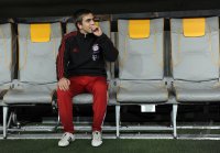 Fussball DFB Pokal 11/12 :  Philipp Lahm (FC Bayern Muenchen) auf der Ersatzbank