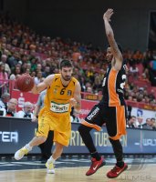 Basketball 1. Bundesliga 14/15 Hauptrunde:  Walter Tigers Tuebingen - ratiopharm Ulm