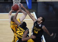 Basketball 1. Bundesliga 2012/2013:  Walter Tigers Tuebingen -Neckar Riesen Ludwigsburg