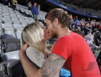 Fussball U21-Europameisterschaft 2011:  Jonathan Rossini (Schweiz) mit Frau