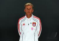 Fussball 1. Bundesliga 2010/2011: Co Trainer Andries Jonker  (FCB)