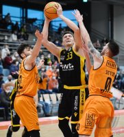 Basketball 2. Bundesliga 2021/2022: wiha Panthers Schwenningen - Tigers Tuebingen