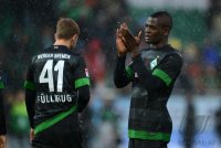Fussball 1. Bundesliga : Nicolas Fuellkrug und Assani Lukimya (v. li., SV Werder Bremen)