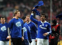 Fussball DFB Pokal 10/11 : JUBEL Torwart Manuel Neuer, Raul (v. li., FC Schalke 04)