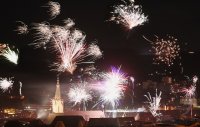 Feuerwerk an Silvester 2022 / Neujahr 2023 ueber Rotternburg (Kreis Tuebingen)