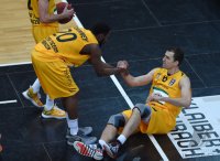 Basketball 1. Bundesliga 14/15 Hauptrunde:  Walter Tigers Tuebingen - Artland Dragons