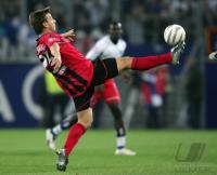 Fussball 1. Bundesliga: Leverkusen, SCHNEIDER Einzelaktion am Ball