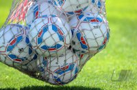 Fussball 1. Bundesliga:  ADIDAS TORFABRIK Ball im Netz