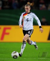Fussball: International, Frauen Laenderspiel: Deutschland, LAUDEHR am Ball