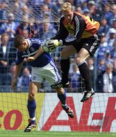 Fussball  1. Bundesliga  2000/2001: FC Schalke 04 - Spvgg Unterhaching