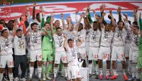 Fussball 1. Bundesliga 24/25: FC Bayern Muenchen feiert die 34. Deutschen Meisterschaft