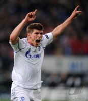 Fussball: Champions League, Saison 2010/2011: Schalke, HUNTELAAR