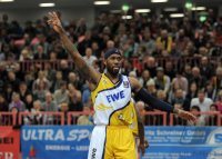 Basketball 1. Bundesliga  11/12:  Walter Tigers Tuebingen - EWE Baskets Oldenburg