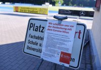 Fussball Landesliga 2019/2020; Corona - Hinweisschild am SV 03 Stadion