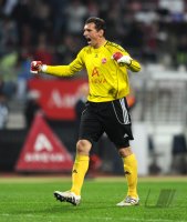 Fussball 1. Bundesliga : Jubel Torwart Raphael Schaefer (1 FC Nuernberg)