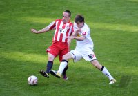 Fussball 1. Bundesliga :  Franck Ribery (li, FC Bayern Muenchen) gegen Havard Nordtveit (re, Borussia Moenchengladbach)