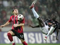 Fussball Uefa Cup: Leverkusen - Sofia, Zweikampf