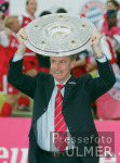 FUSSBALL  1. Liga  FC Bayern  JUBEL  Hitzfeld  Meisterschale