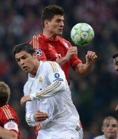 FUSSBALL INTERNATIONAL  CHL HALBFFINALE 11/12:  FC Bayern Muenchen - Real Madrid