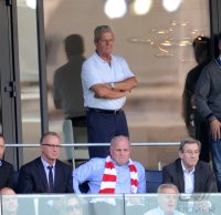 Fussball 1. Bundesliga : (v. li.) Dietmar Hopp, Vorstandsvorsitzender Karl Heinz Rummenigge, Praesident Uli Hoeness, Karl Hopfner (FC Bayern Muenchen)