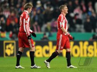 Fussball DFB Pokal 10/11 : Toni Kroos, Bastian Schweinsteiger (v. li., FC Bayern Muenchen)