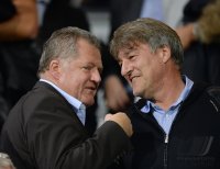 Fussball DFB Pokal 2. Runde 13/14: Praesident  Wahler (VfB Stuttgart) und Finanzvorstand Ruf