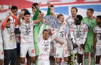 Fussball 1. Bundesliga 24/25: FC Bayern Muenchen feiert die 34. Deutschen Meisterschaft