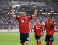 Fussball 1. Bundesliga Saison 18/19: VfB Stuttgart - FC Bayern Muenchen