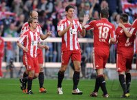 Fussball 1. Bundesliga : JUBEL nach dem TOR zum 1:0 mit  Philipp Lahm , Arjen Robben, Mario Gomez, Miroslav Klose (v. li., FC Bayern Muenchen)