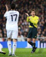 FUSSBALL INTERNATIONAL CHL ACHTELFINALE 12/13: Schiedsrichter Felix Brych