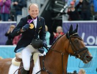 REITEN Olympia 2012: Doppel-Olympiasieger Michael Jung (Deutschland) mit Sam
