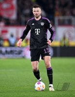 Fussball 1. Bundesliga 23/24: SC Freiburg - FC Bayern Muenchen