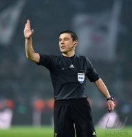 Fussball CHL 14/15 Achtelfinale: Schiedsrichter Milorad Mazic (Serbien)