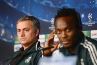 FUSSBALL INTERNATIONAL  CHL ACHTELFINALE 12/13: Trainer Jose Mourinho (Real Madrid)