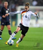 Frauen Nationalmannschaft : Simone Laudehr (GER)